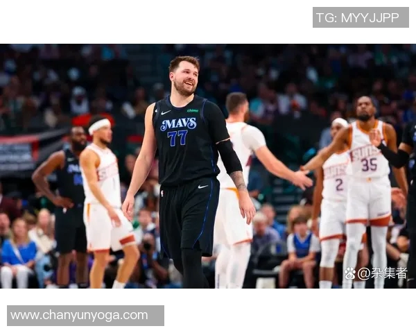 东契奇狂砍73分刷新现役得分纪录独行侠终结太阳11连胜势头